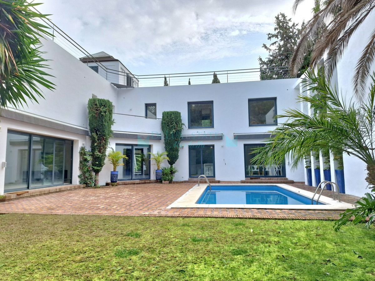 Villa en venta en Nueva Andalucia