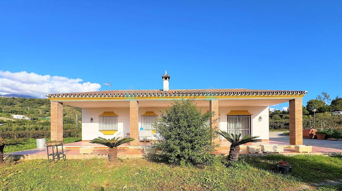 Villa en venta en Estepona