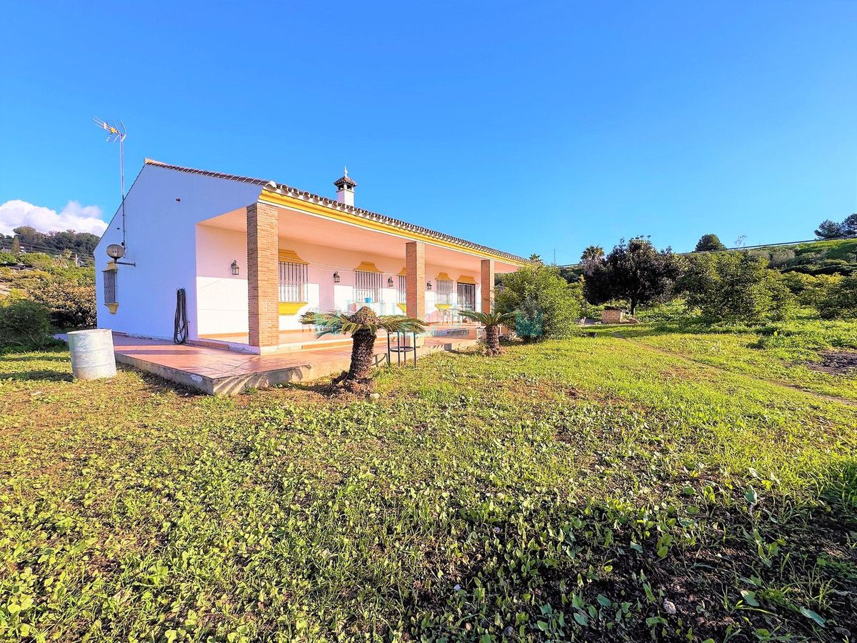 Villa en venta en Estepona