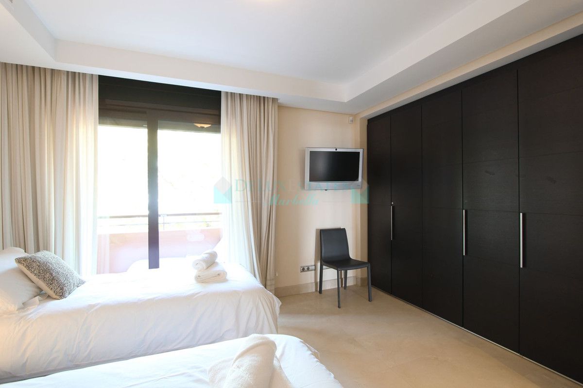 Apartment for rent in Marbella - Puerto Banus