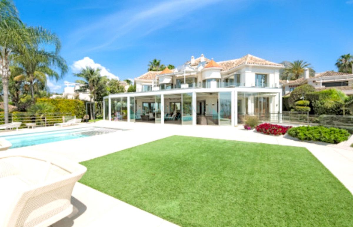 Villa for sale in Sierra Blanca, Marbella Golden Mile