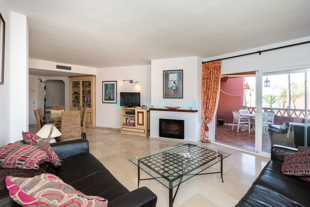 Apartamento en venta en Elviria, Marbella Este