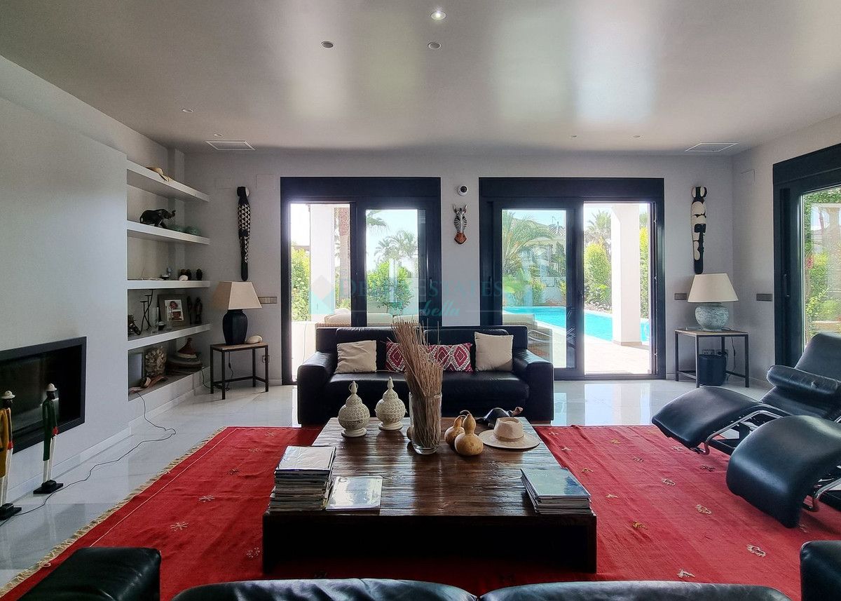 Villa for sale in Marbesa, Marbella East