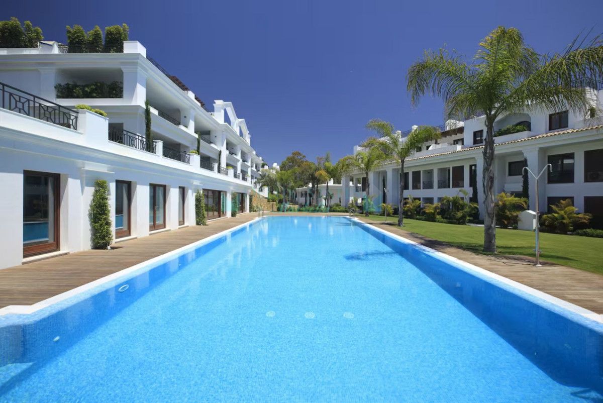 Apartment for sale in Estepona