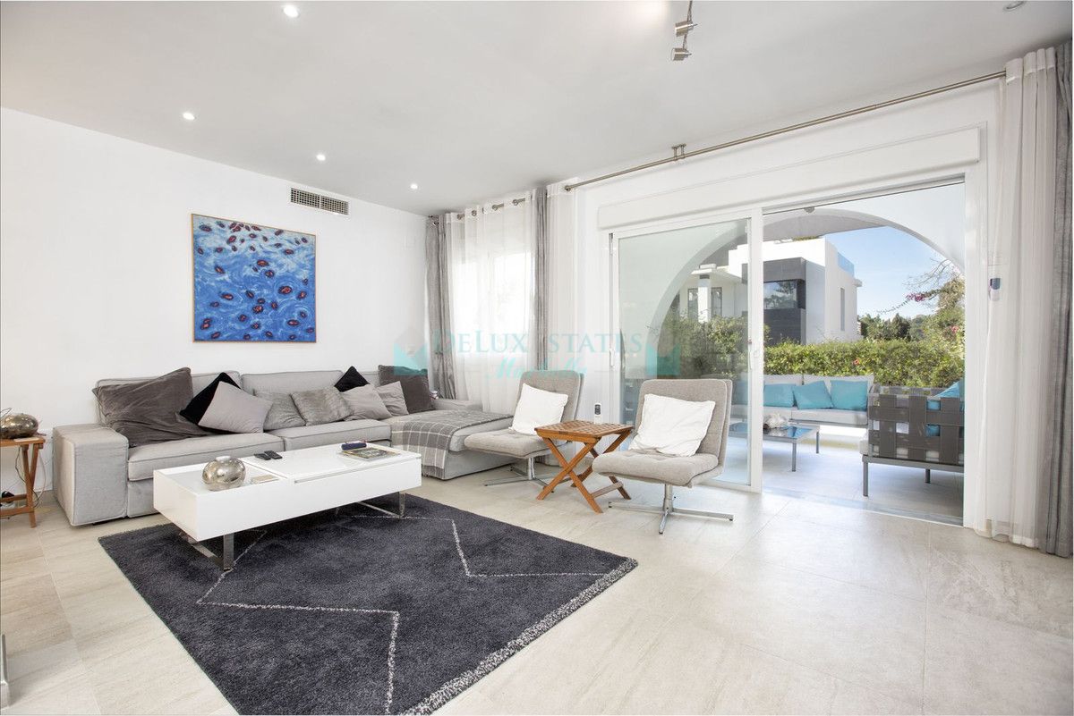 Villa Pareada en venta en Nueva Andalucia