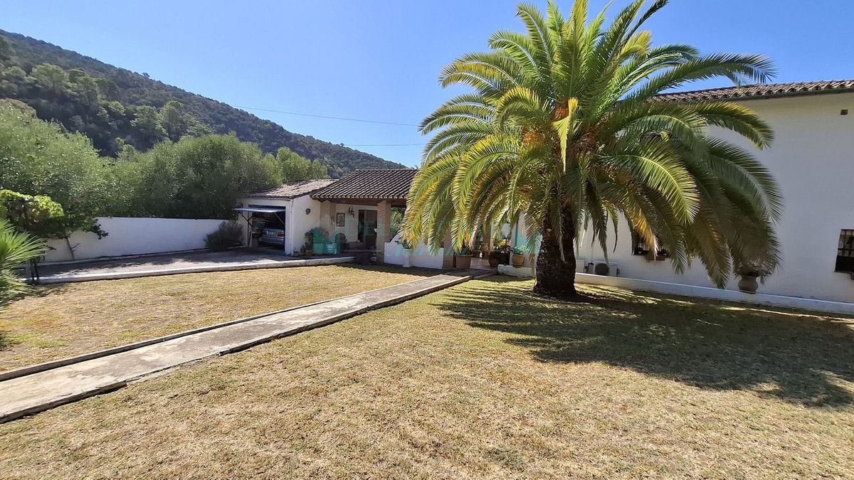 Villa en venta en Benahavis