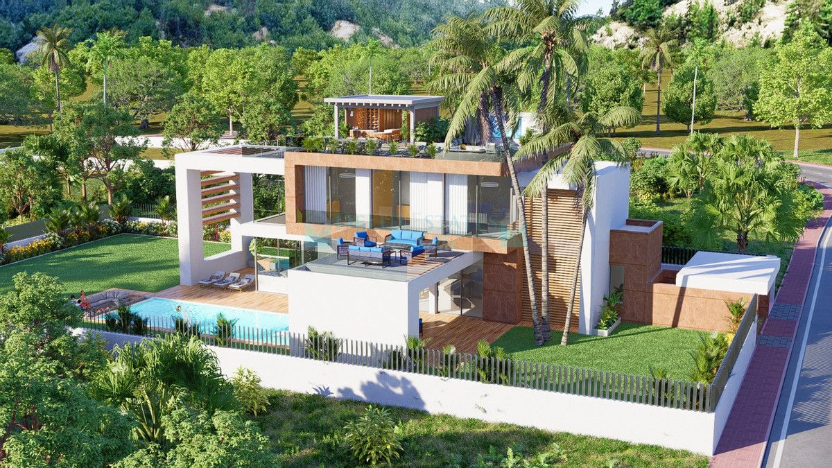 Villa for sale in Estepona