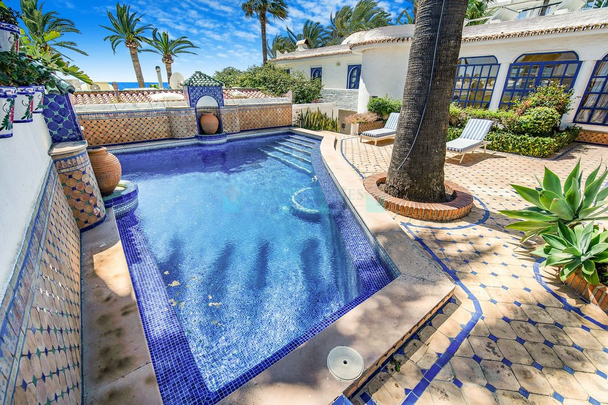 Semi Detached Villa for sale in Marbella