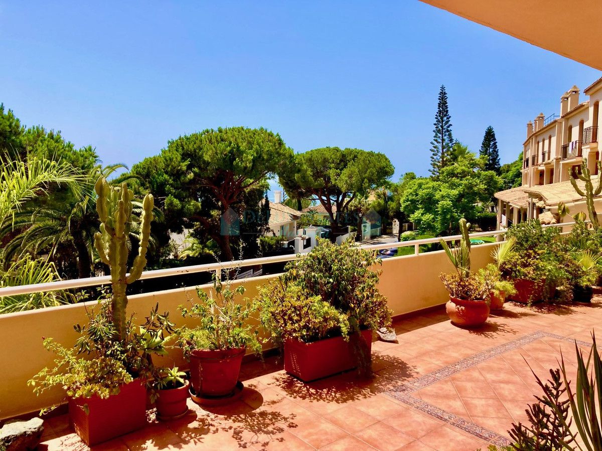 Apartamento Planta Baja en venta en Marbesa, Marbella Este