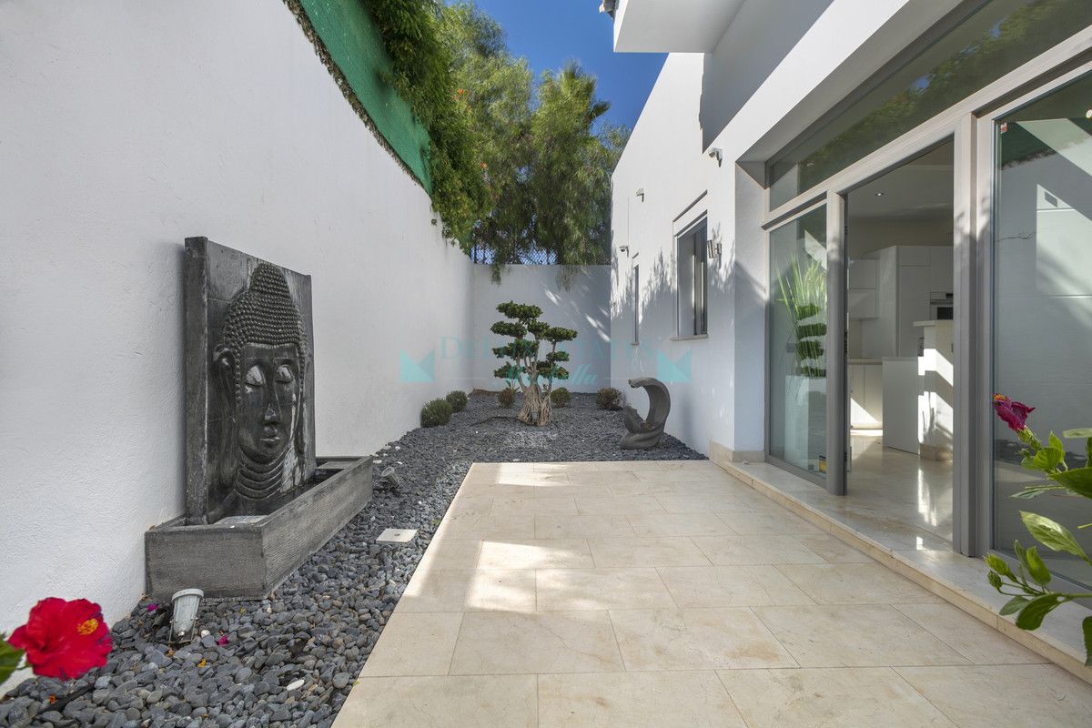 Villa for rent in La Quinta, Benahavis