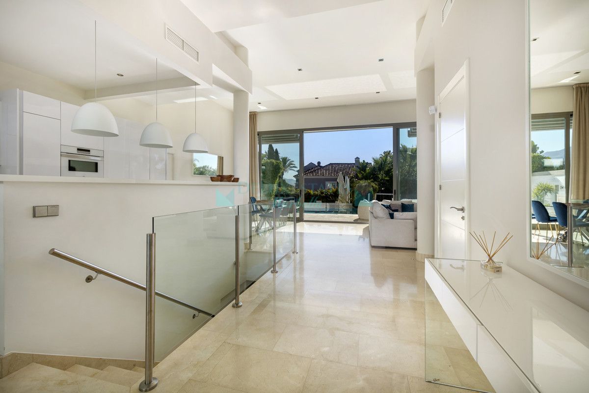 Villa for rent in La Quinta, Benahavis