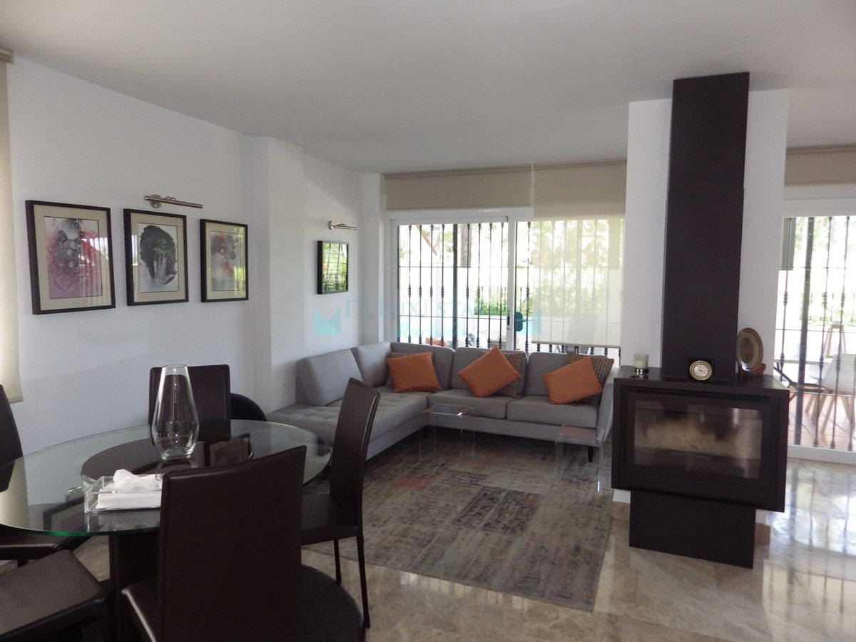 Town House for sale in Nueva Andalucia