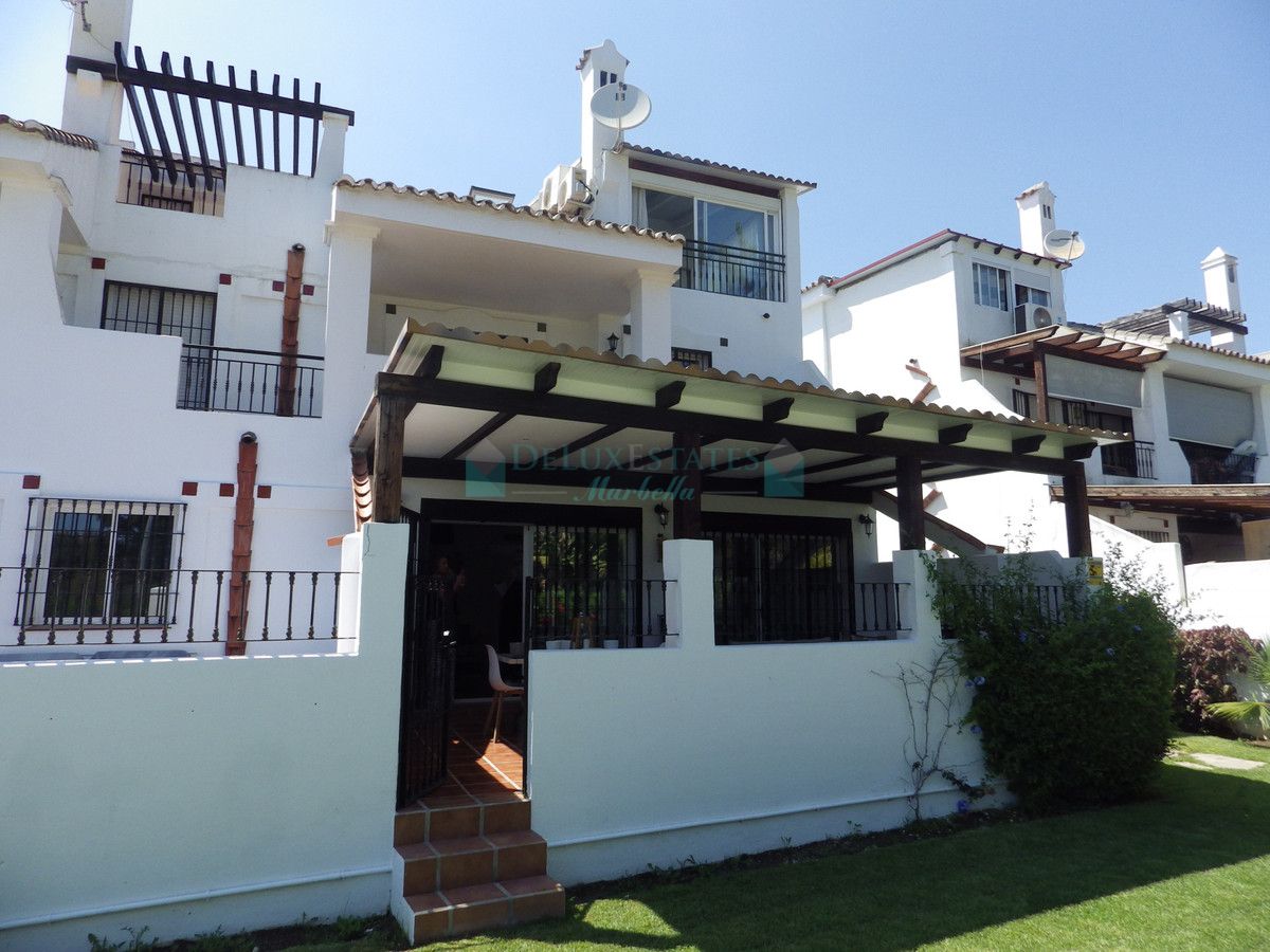 Town House for sale in Nueva Andalucia