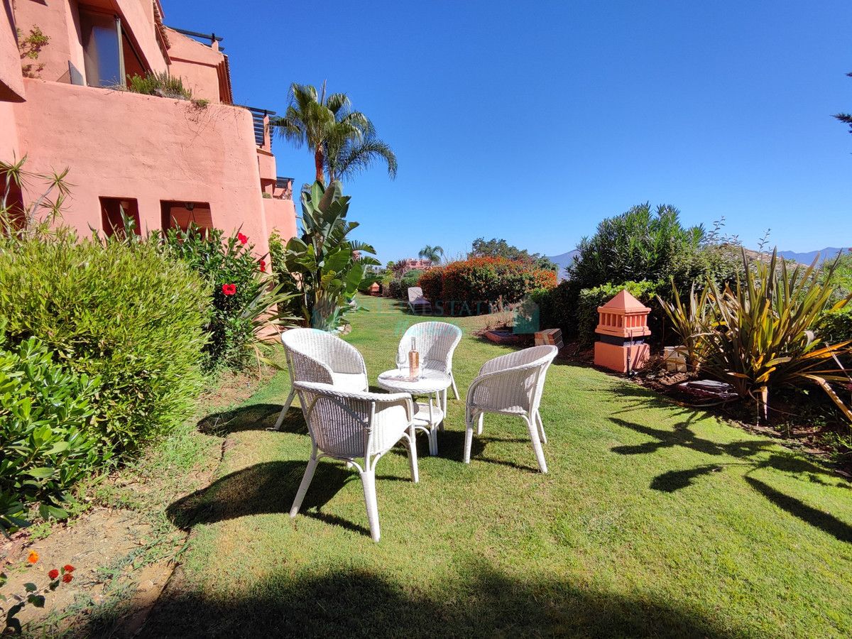 Apartamento Planta Baja en venta en La Mairena, Marbella Este