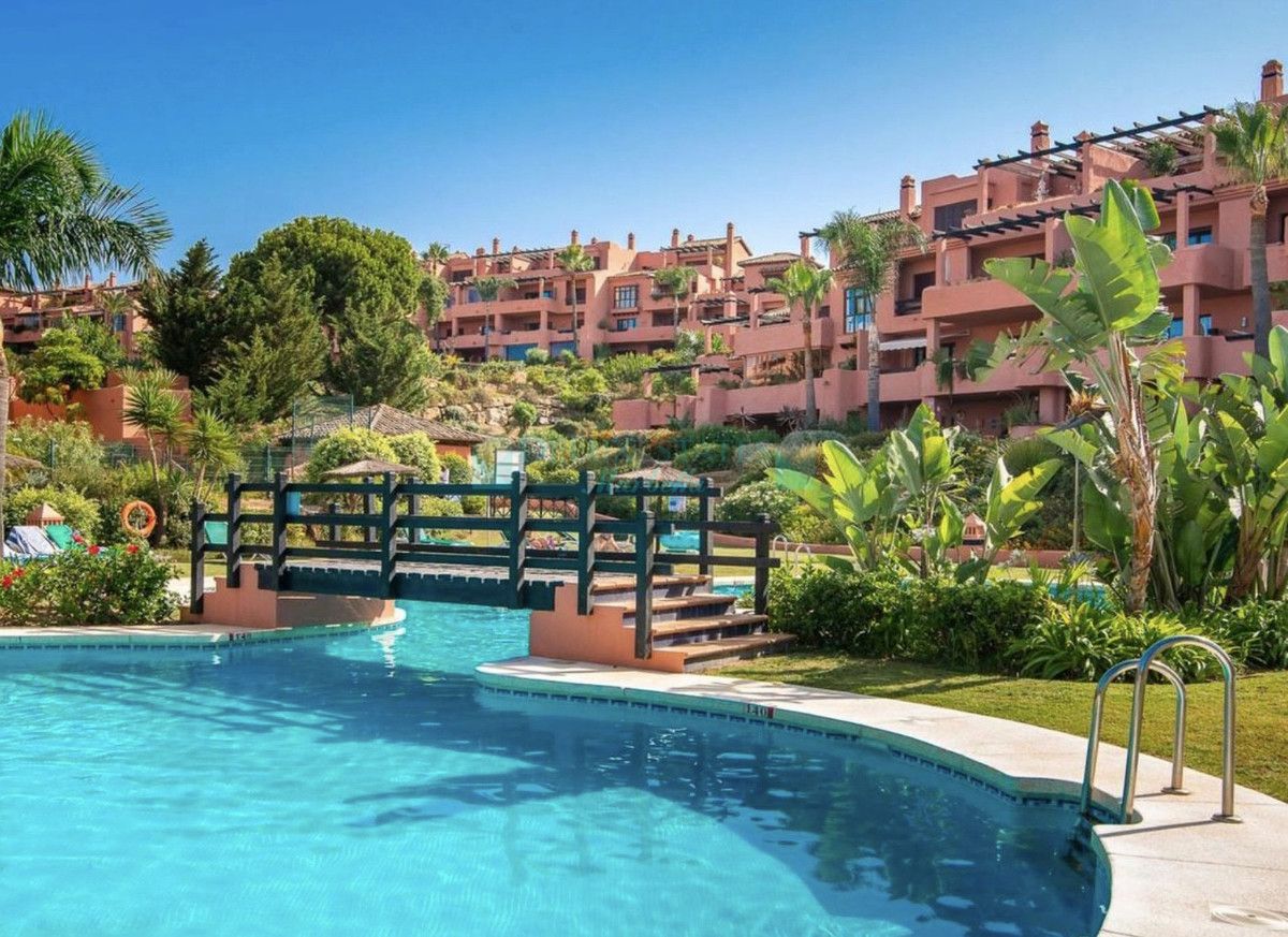 Apartamento Planta Baja en venta en La Mairena, Marbella Este
