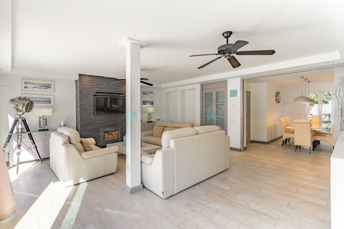 Villa en venta en Estepona