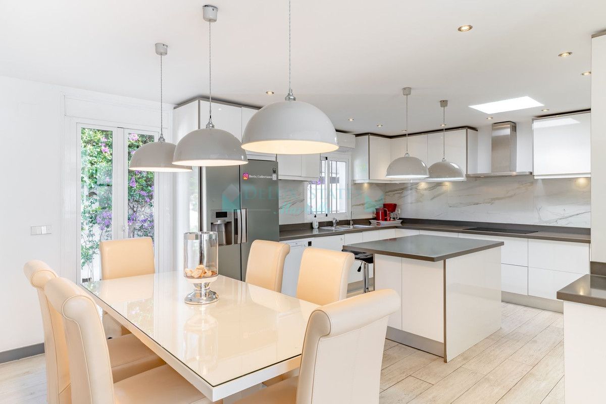 Villa en venta en Estepona