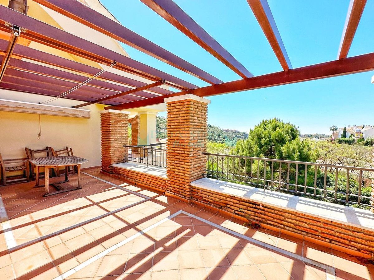 Apartment for sale in Los Arqueros, Benahavis