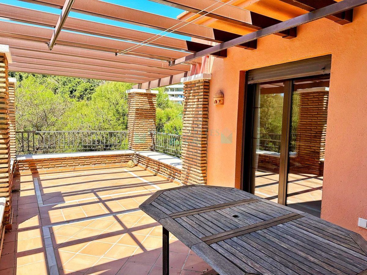 Apartment for sale in Los Arqueros, Benahavis