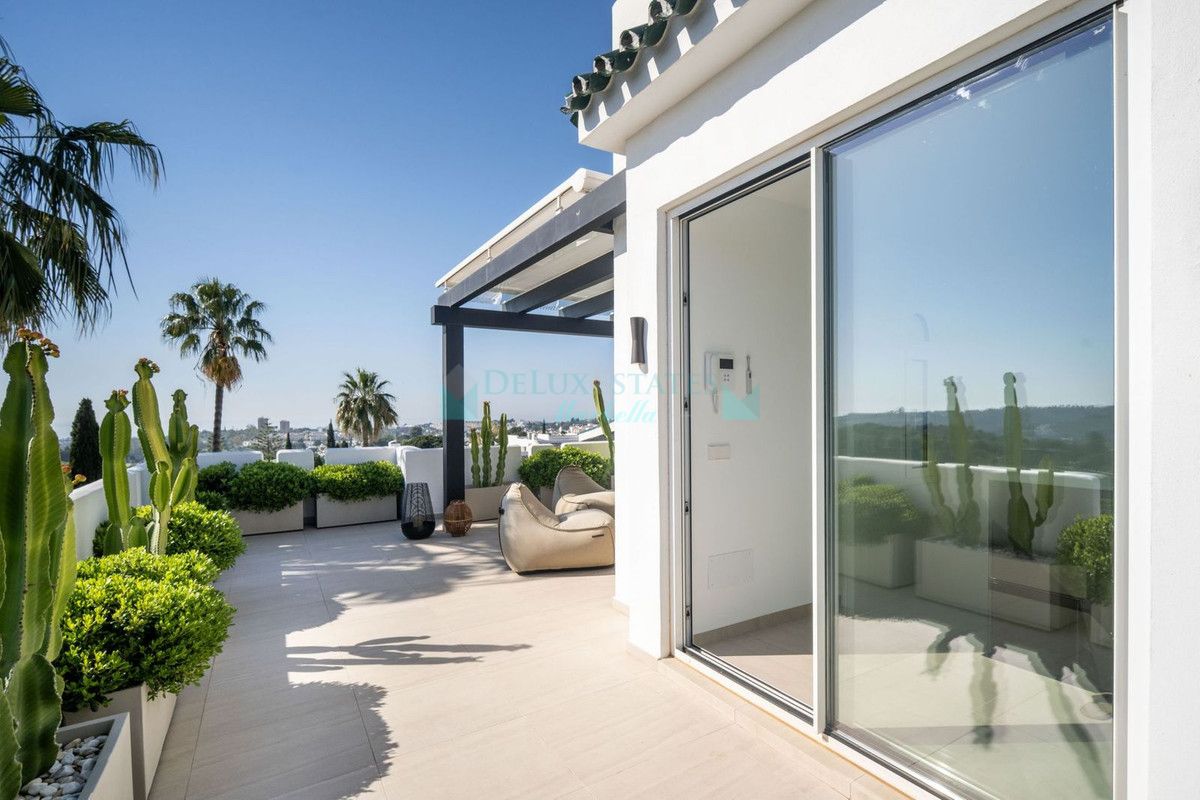 Town House for sale in Nueva Andalucia