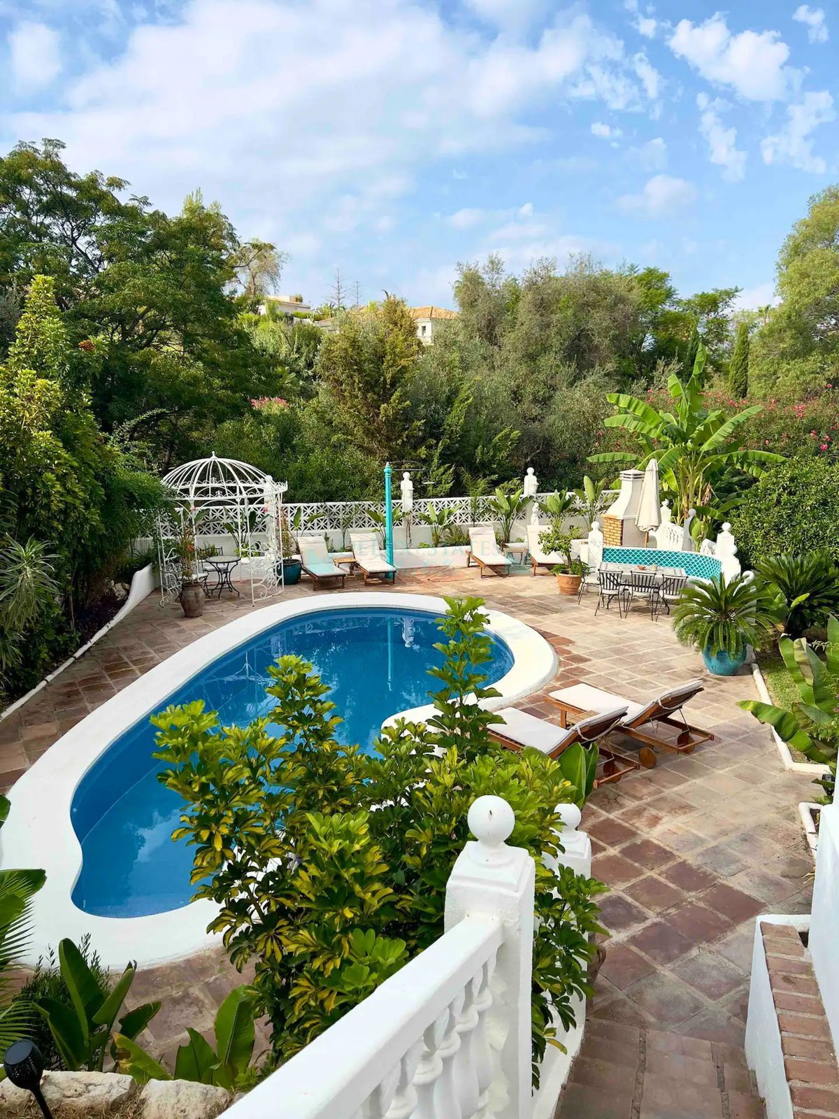 Villa en venta en El Rosario, Marbella Este