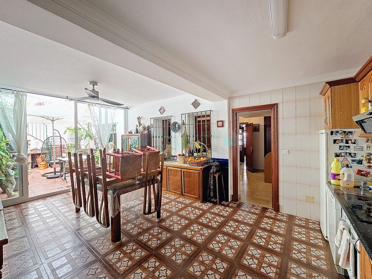 Town House for sale in Estepona