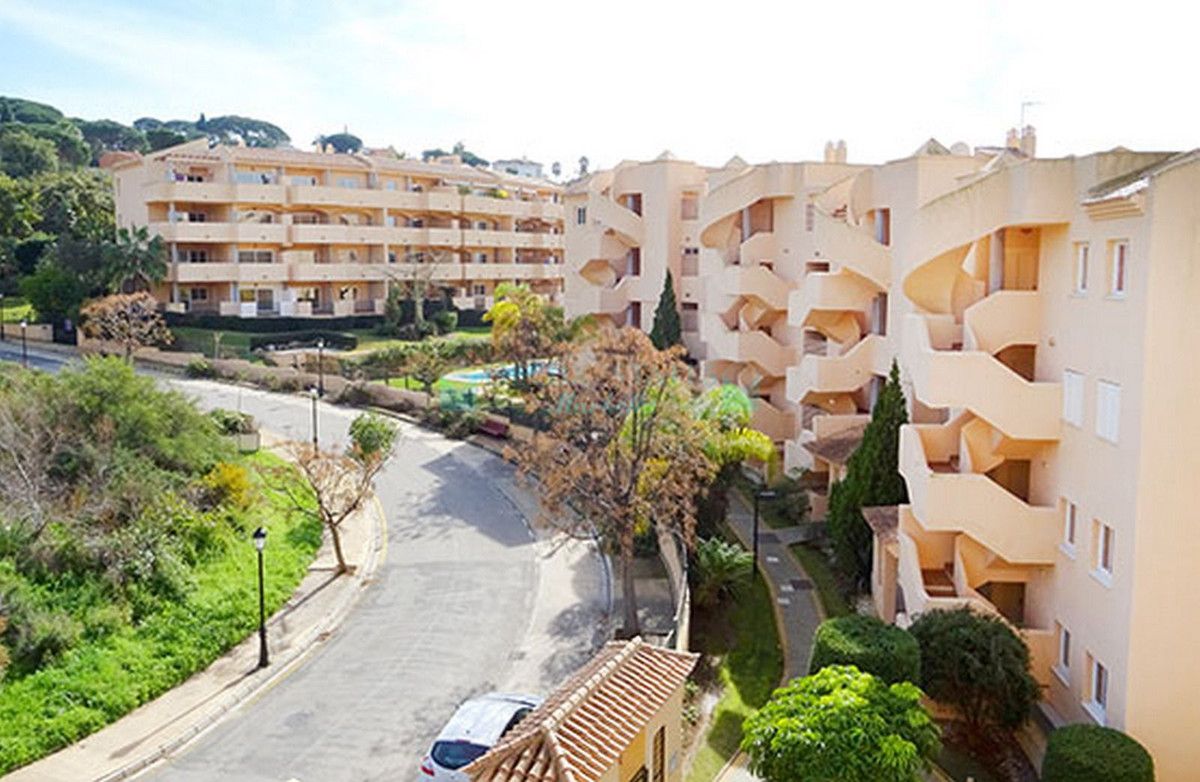 Ground Floor Apartment for sale in Elviria, Marbella East