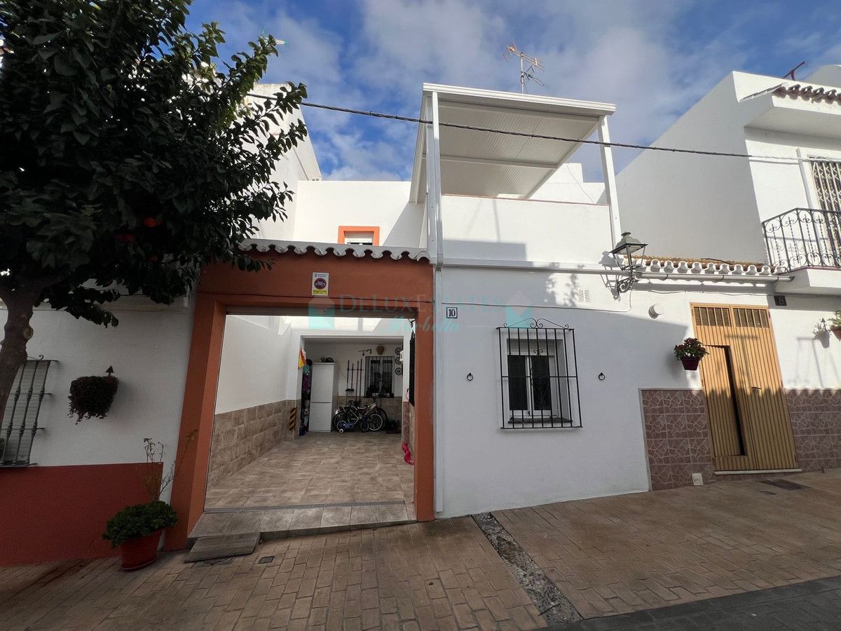 Town House for sale in Estepona