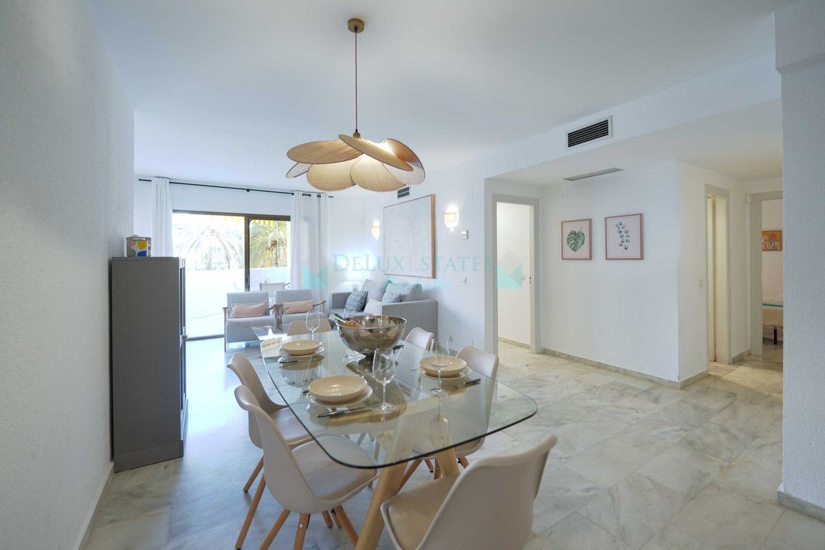 Apartamento en venta en Elviria, Marbella Este