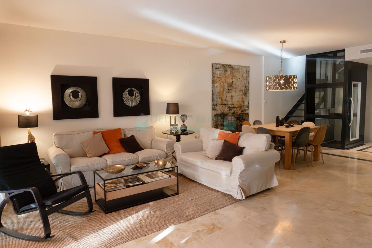 Town House for sale in Marbella Golden Mile