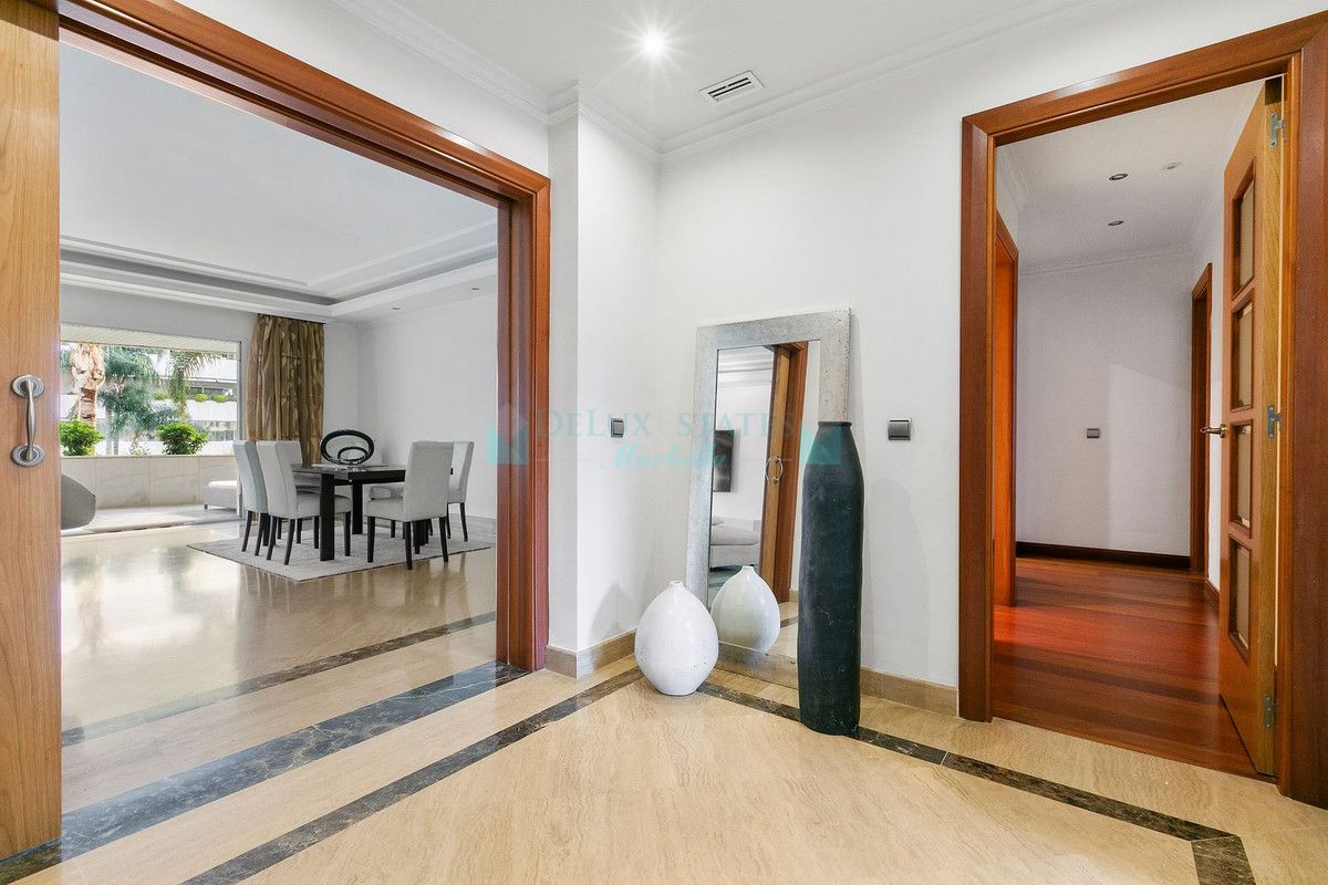 Apartment for sale in Nueva Andalucia