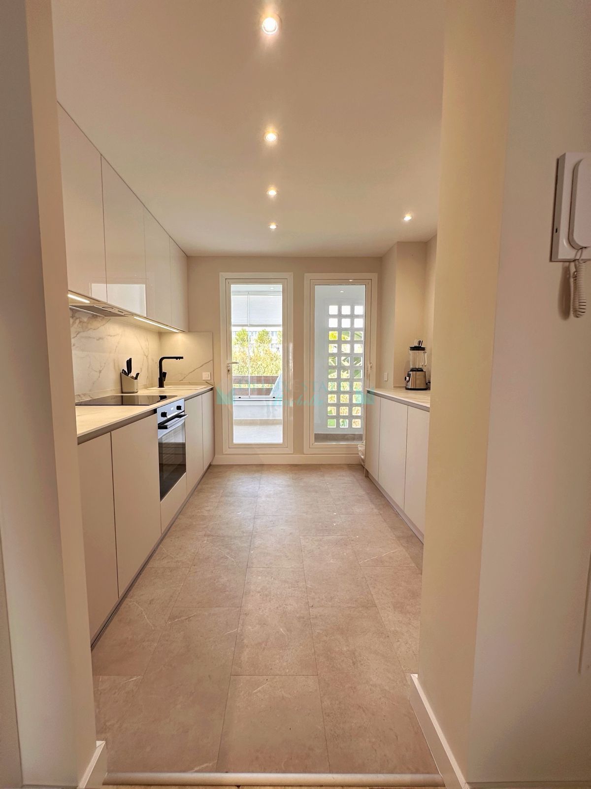 Apartment for rent in Selwo, Estepona