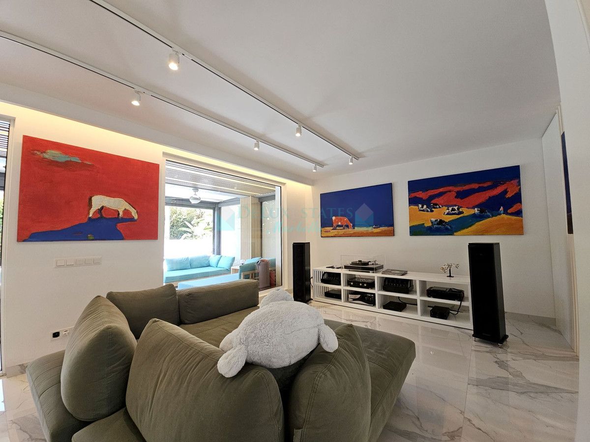 Villa for sale in Nagüeles, Marbella Golden Mile