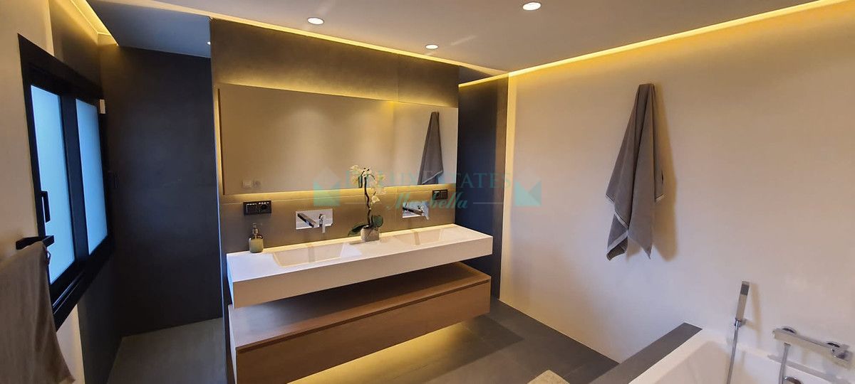 Villa for rent in Marbella