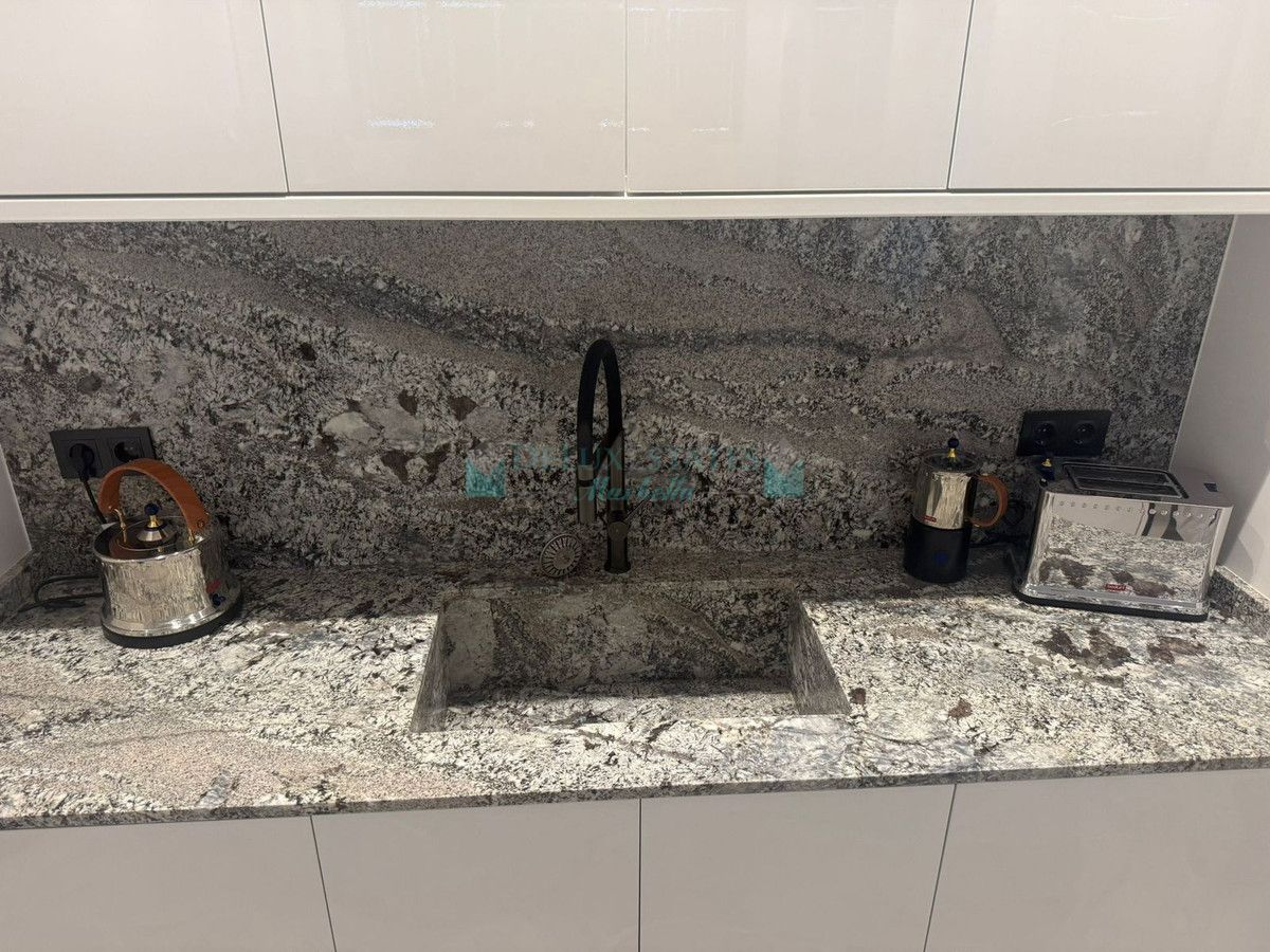 Apartment for sale in La Quinta, Benahavis