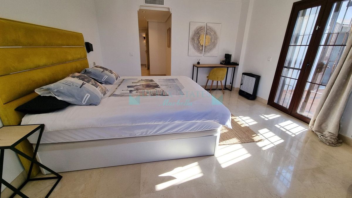 Villa for rent in El Rosario, Marbella East