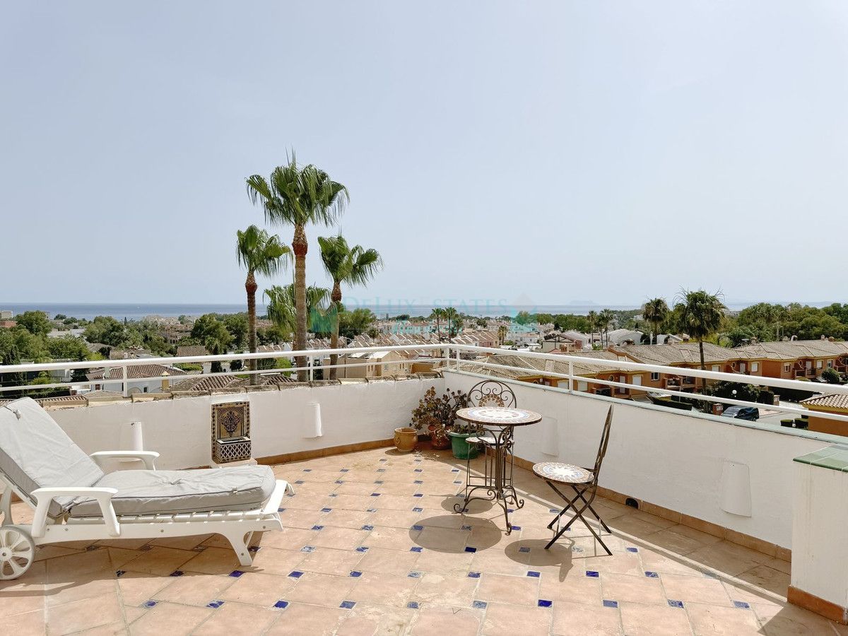 Apartment for sale in Atalaya, Estepona