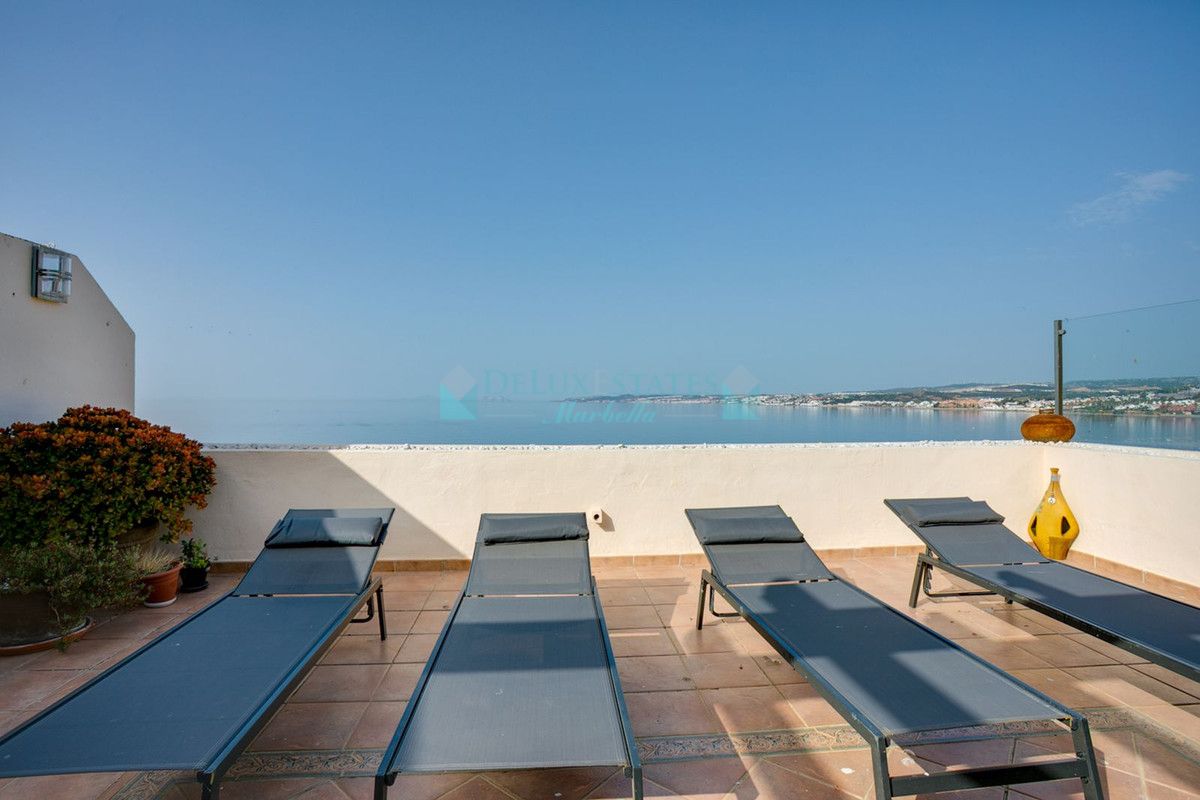 Penthouse for sale in Estepona