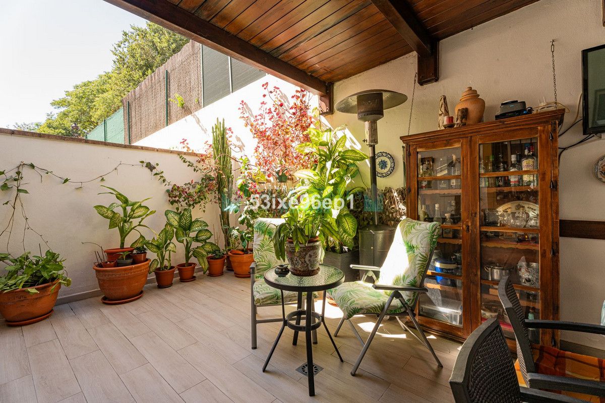 Villa Pareada en venta en Estepona