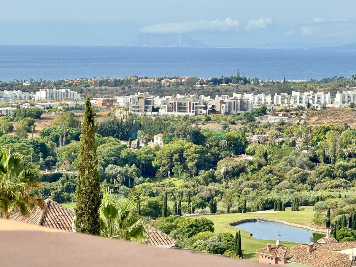 Penthouse for sale in Los Flamingos, Benahavis