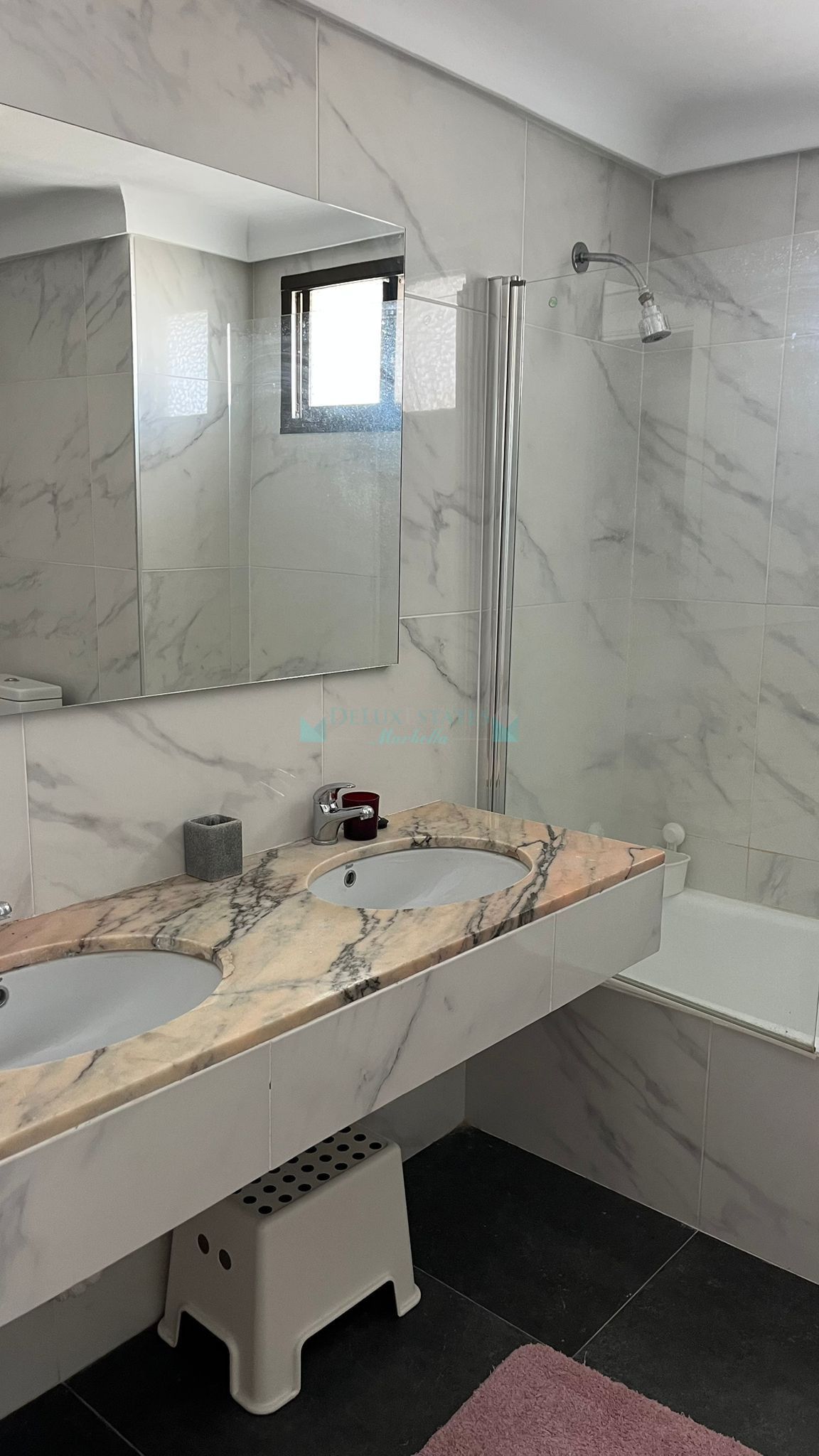 Apartamento en venta en Estepona