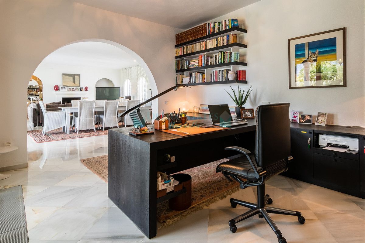 Villa for rent in Las Brisas, Nueva Andalucia