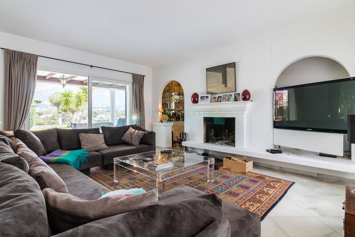 Villa for rent in Las Brisas, Nueva Andalucia