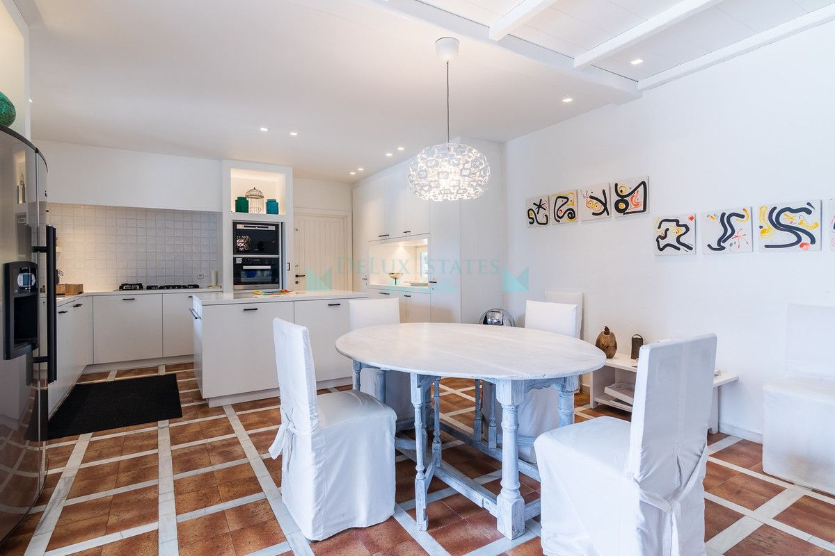 Villa for rent in Las Brisas, Nueva Andalucia