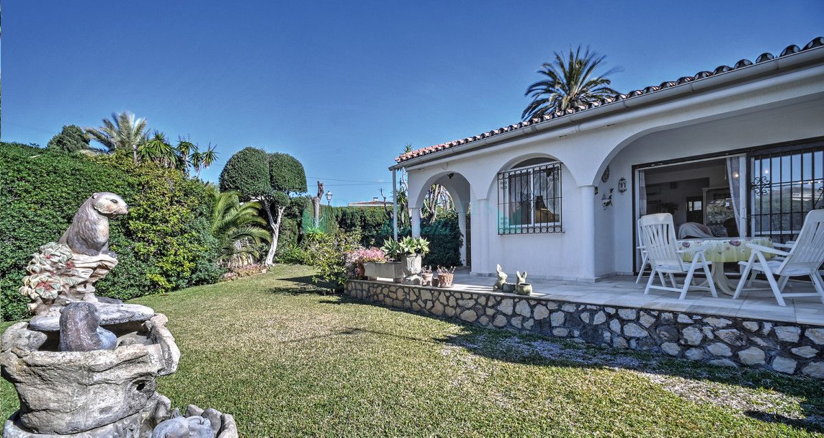 Villa for sale in Marbesa, Marbella East