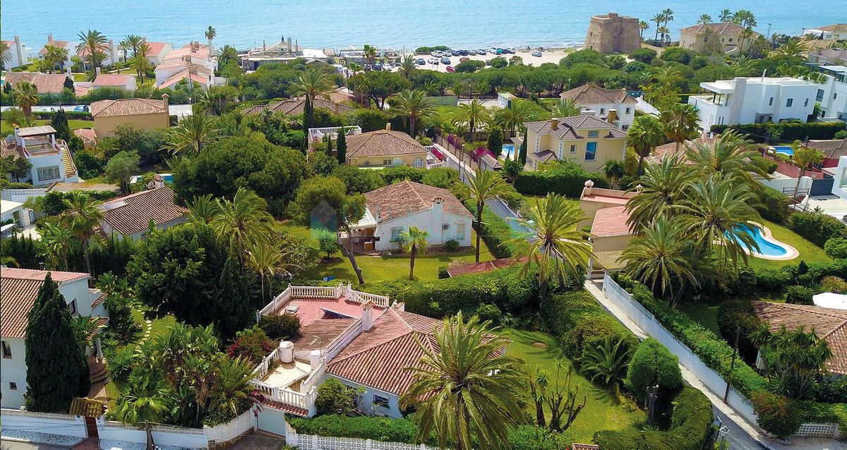 Villa for sale in Marbesa, Marbella East