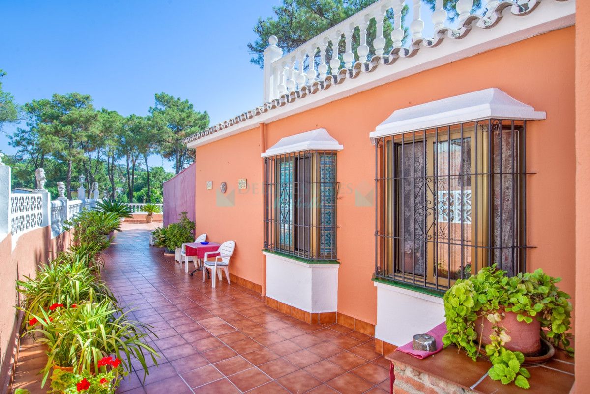 Villa for sale in Marbesa, Marbella East