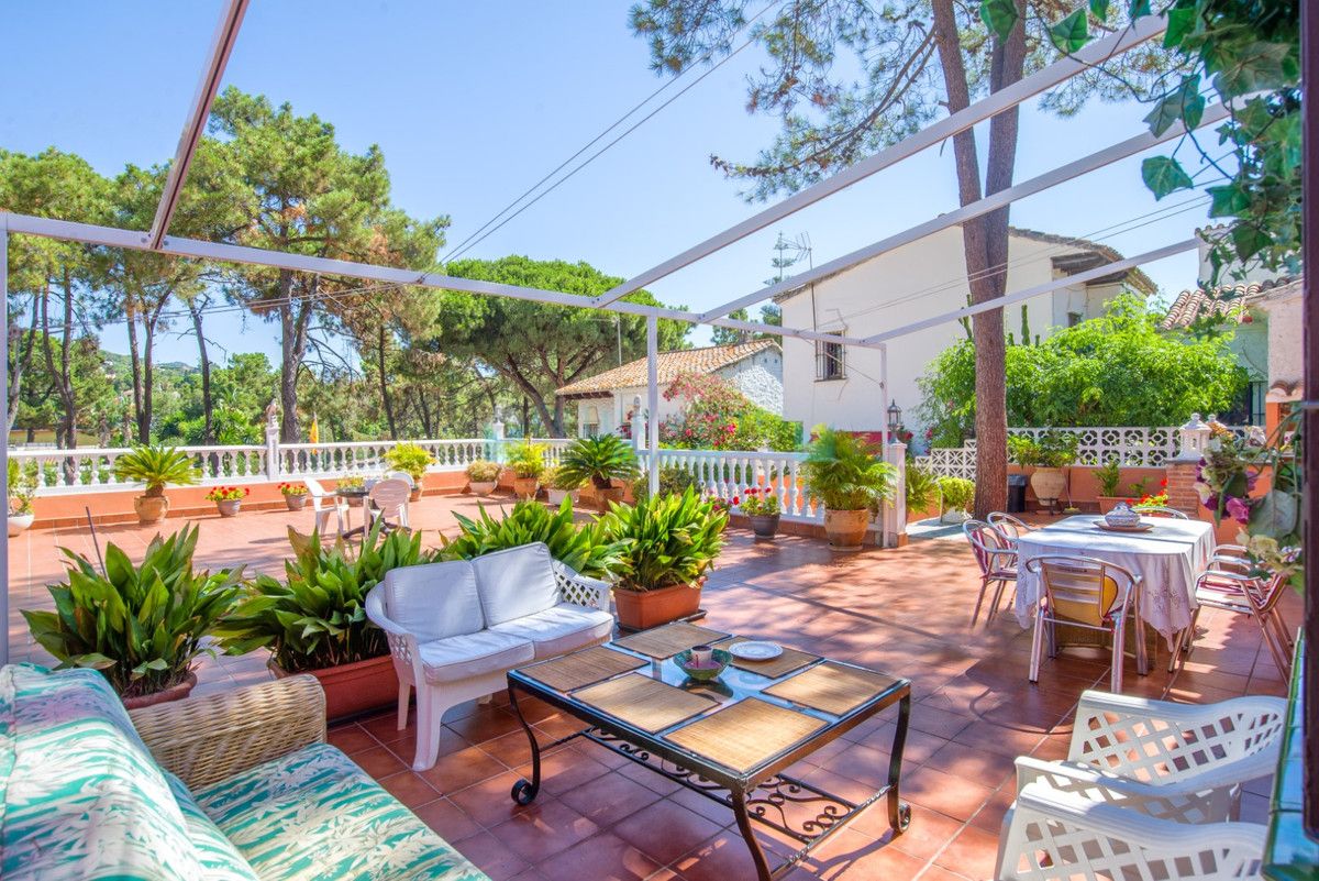 Villa for sale in Marbesa, Marbella East