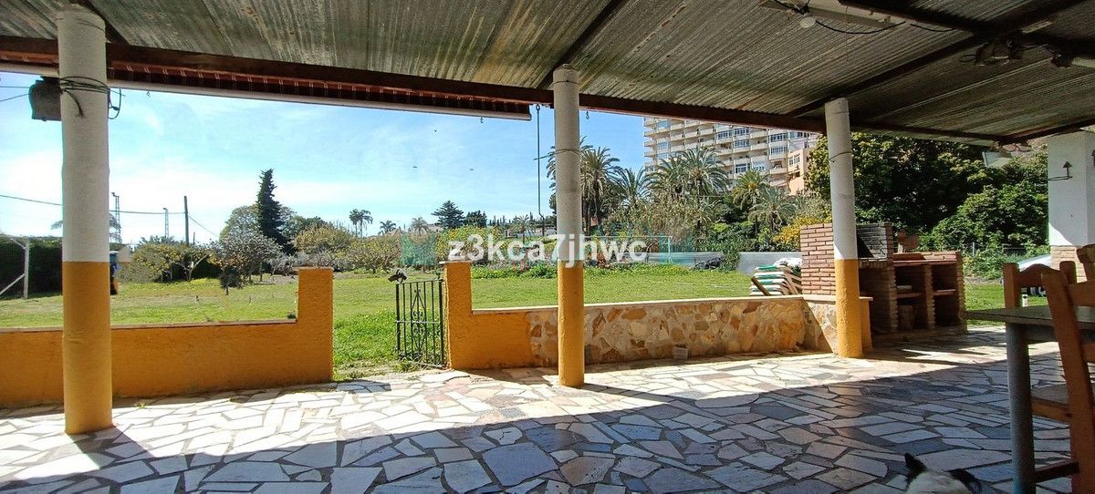 Finca en venta en Estepona