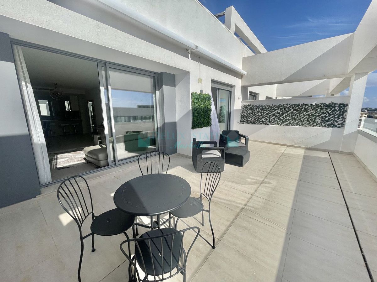 Penthouse for rent in Selwo, Estepona